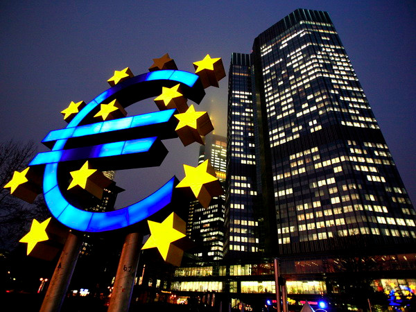 ECB cho gần 250 ngân hàng thuộc Eurozone vay hàng chục tỷ USD ảnh 1