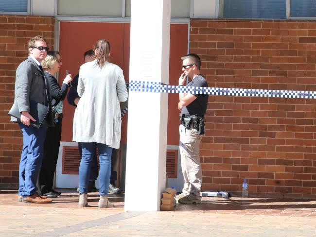 Tấn công bạo lực ở trường đại học Australia, nhiều người bị thương ảnh 1