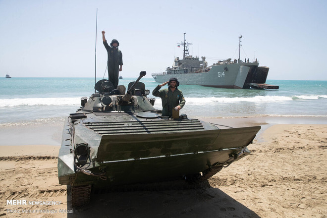 Quân đội Iran triển khai tập trận quy mô lớn trên biển Oman ảnh 1
