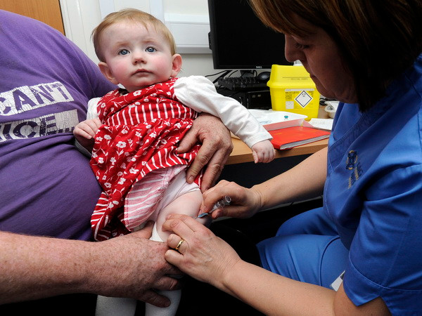 WHO khuyến cáo phụ huynh tiêm phòng đầy đủ cho trẻ nhỏ ảnh 1