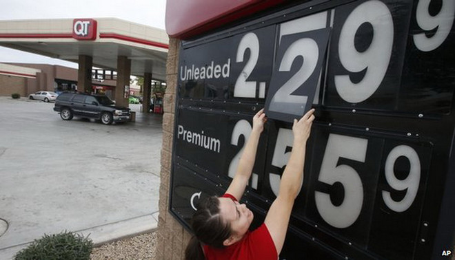 Giá dầu thô tại thị trường Mỹ và thế giới tiếp đà lao dốc thêm 5% ảnh 1