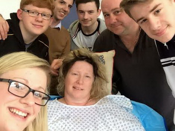 Tỉnh dậy sau 7 ngày hôn mê nhờ nghe bài hát đám cưới ảnh 1