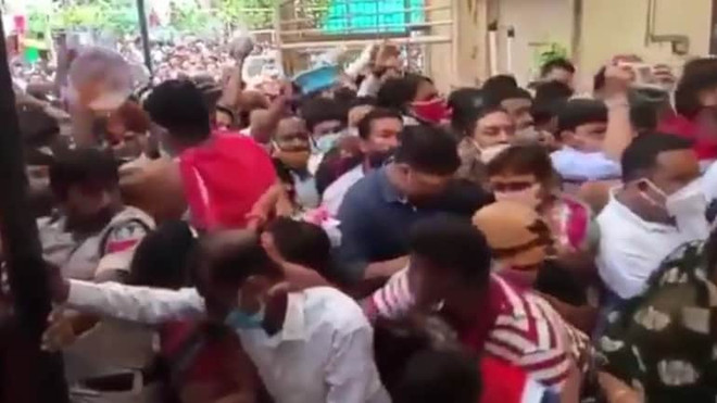 Ấn Độ: Giẫm đạp ở đền Mahakaleshwar, nhiều phụ nữ, trẻ em bị thương ảnh 1