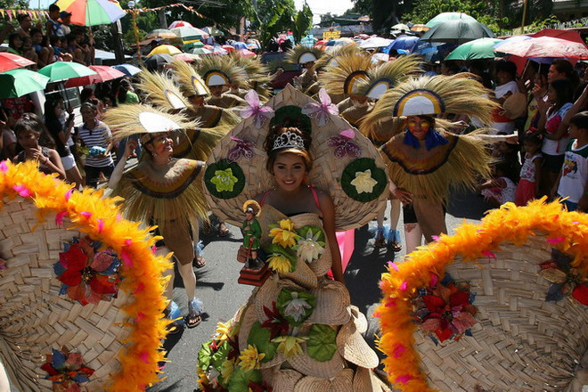 [Photo] Lễ hội trâu truyền thống đầy màu sắc tại Philippines ảnh 1