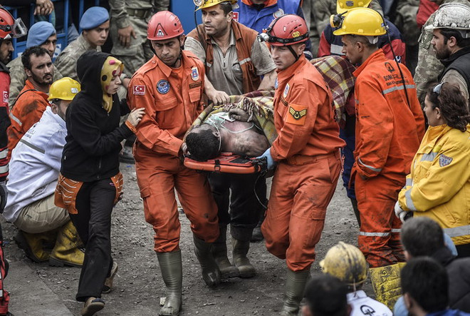 [Photo] Thổ Nhĩ Kỳ để quốc tang 3 ngày sau vụ nổ mỏ than ảnh 2