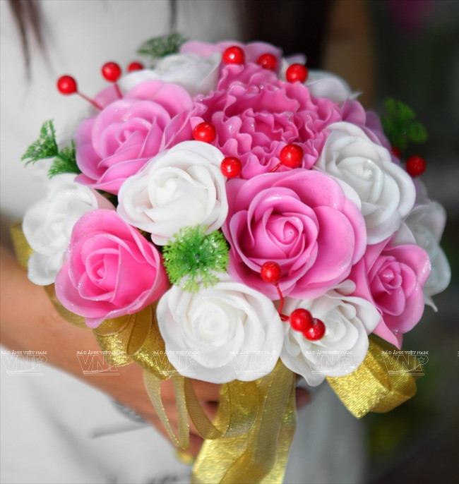 Làm hoa bằng đất sét: Thổi hồn vào những nắm bột đất vô tri ảnh 16