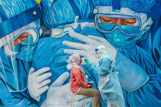 Malaysia duyệt Ronapreve, Samsung Biologics-AstraZeneca sản xuất thuốc ảnh 1