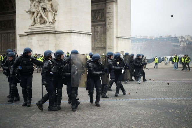 Pháp điều 8.000 cảnh sát về Paris đối phó biểu tình vào cuối tuần ảnh 1