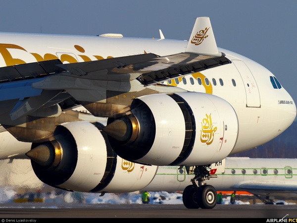 Rolls-Royce "trúng mánh" lớn với hợp đồng bán động cơ cho Emirates ảnh 1