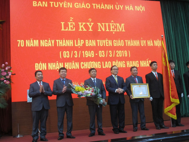 Ban Tuyên giáo Thành ủy Hà Nội đón nhận Huân chương Lao động hạng Nhất ảnh 1