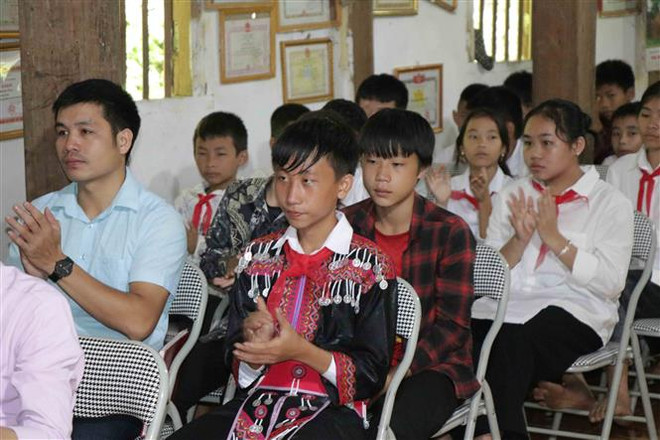 Lễ khai giảng đặc biệt tại ngôi trường vùng lũ Tạ Khoa ở Sơn La ảnh 3