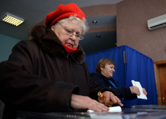 Ukraine bắt đầu tiến hành cuộc bầu cử quốc hội trước thời hạn ảnh 1