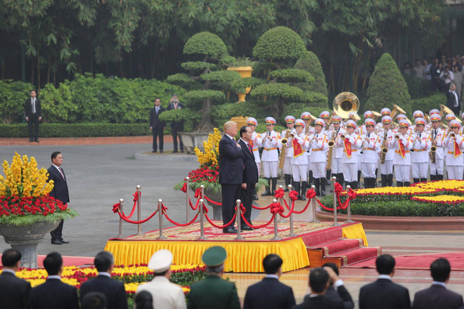 Chủ tịch nước Trần Đại Quang chủ trì lễ đón Tổng thống Donald Trump ảnh 4