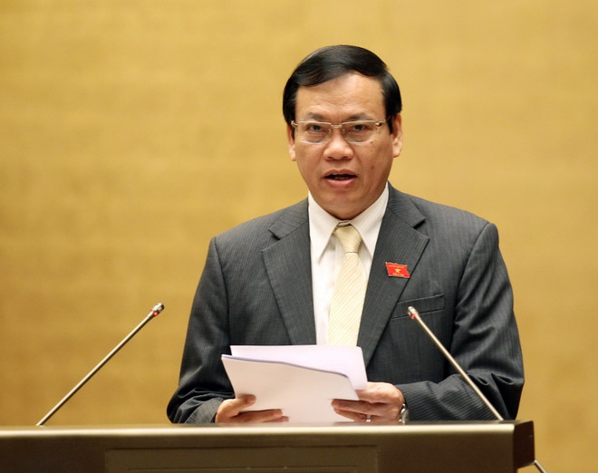 Phó Chủ tịch kiêm Tổng Thư ký Ủy ban Trung ương Mặt trận Tổ quốc Việt Nam Vũ Trọng Kim trình bày Tờ trình về dự án Luật Mặt trận Tổ quốc Việt Nam (sửa đổi). (Ảnh: Nhan Sáng/TTXVN) Sửa đổi cơ bản, toàn diện Luật Mặt trận Tổ quốc Việt Nam ảnh 1