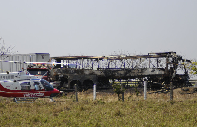 [Photo] Gần 40 người thiệt mạng trong vụ tai nạn xe ở Mexico ảnh 1