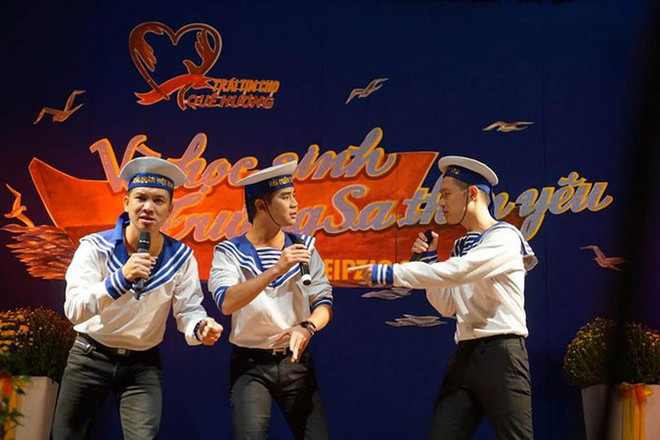 Lắng đọng đêm nhạc từ thiện "Vì học sinh Trường Sa thân yêu" ảnh 1