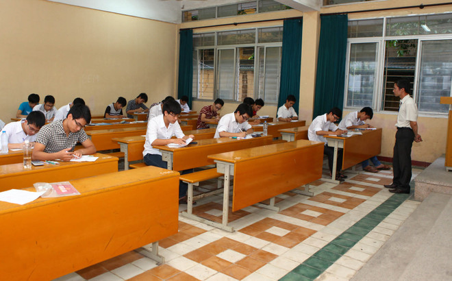 Bộ Giáo dục cảnh báo giám thị về thiết bị công nghệ trong kỳ thi ảnh 1