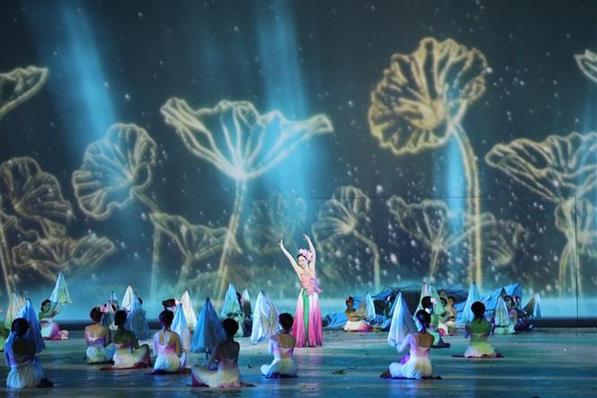 Hồng Nhung: Sự hào hứng không ngừng 'cháy' khi hát khai mạc SEA Games ảnh 2