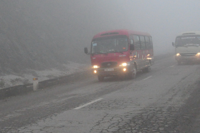 Các tỉnh Bắc Bộ xuất hiện sương mù dày đặc, độ ẩm trên 94% ảnh 1