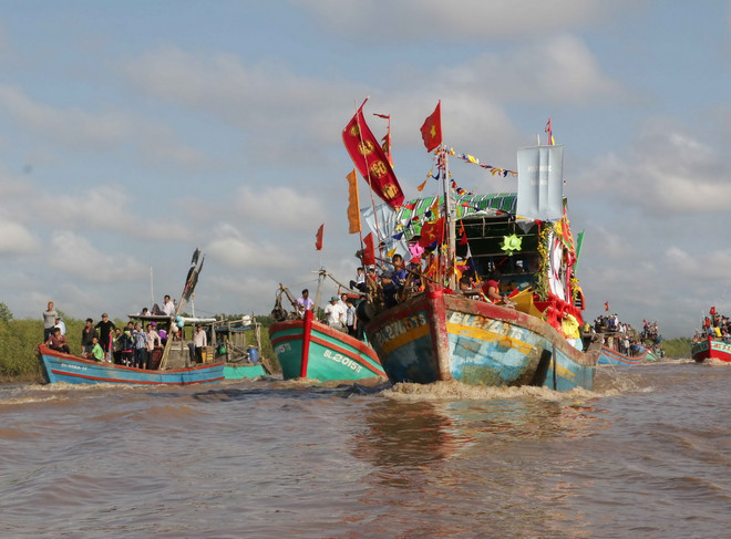 Hàng nghìn lượt người tham gia Lễ hội Nghinh Ông truyền thống ảnh 1