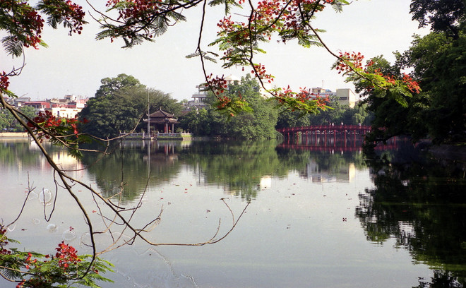 Nhiệt độ hai ngày cuối tuần ở Bắc Bộ và Trung Bộ giảm nhẹ ảnh 1