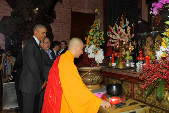 Những hình ảnh đầu tiên của ông Obama ở TP Hồ Chí Minh ảnh 4