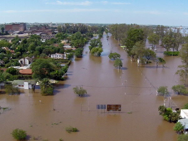 Các nước Nam Mỹ chật vật chống chọi với tình trạng mưa lũ ảnh 1