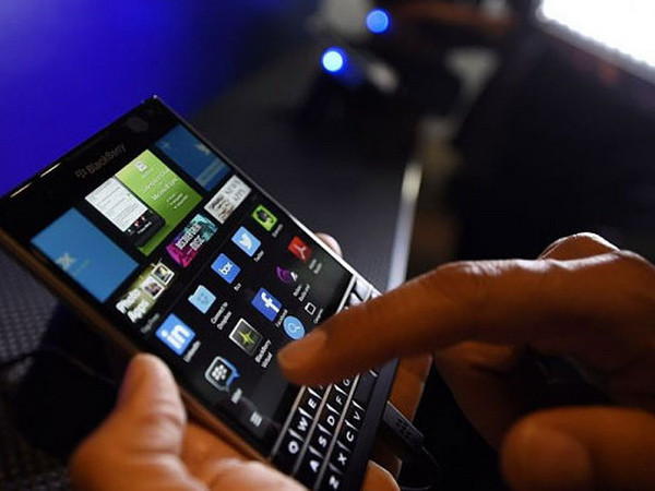Samsung đề nghị mua lại BlackBerry để đối trọng với Apple ảnh 1
