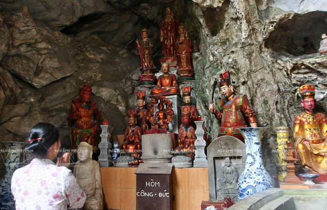 Chùa Thầy - Chốn thiền môn thanh tịnh cuốn hút du khách ảnh 15