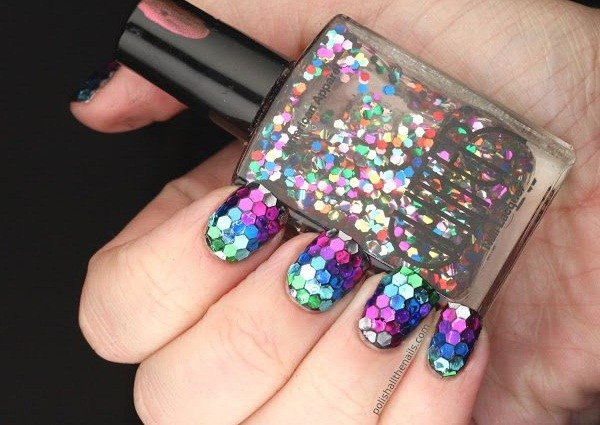 Trang điểm theo phong cách "lấp lánh" thịnh hành mùa Giáng sinh ảnh 15