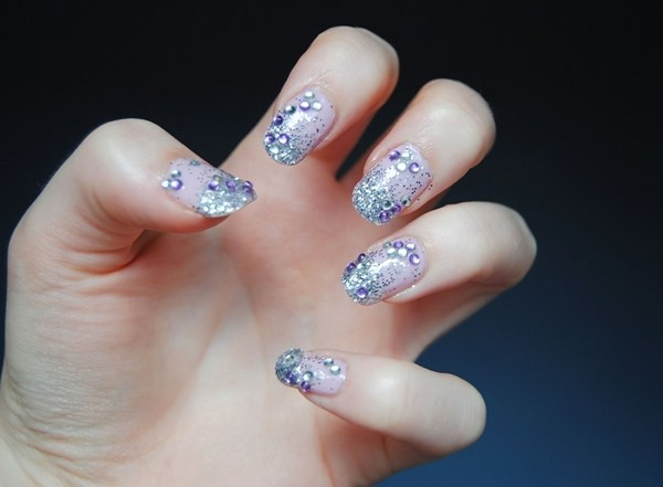 Trang điểm theo phong cách "lấp lánh" thịnh hành mùa Giáng sinh ảnh 16