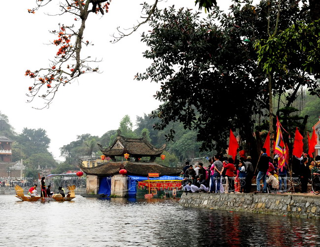 Chùa Thầy - Chốn thiền môn thanh tịnh cuốn hút du khách ảnh 5