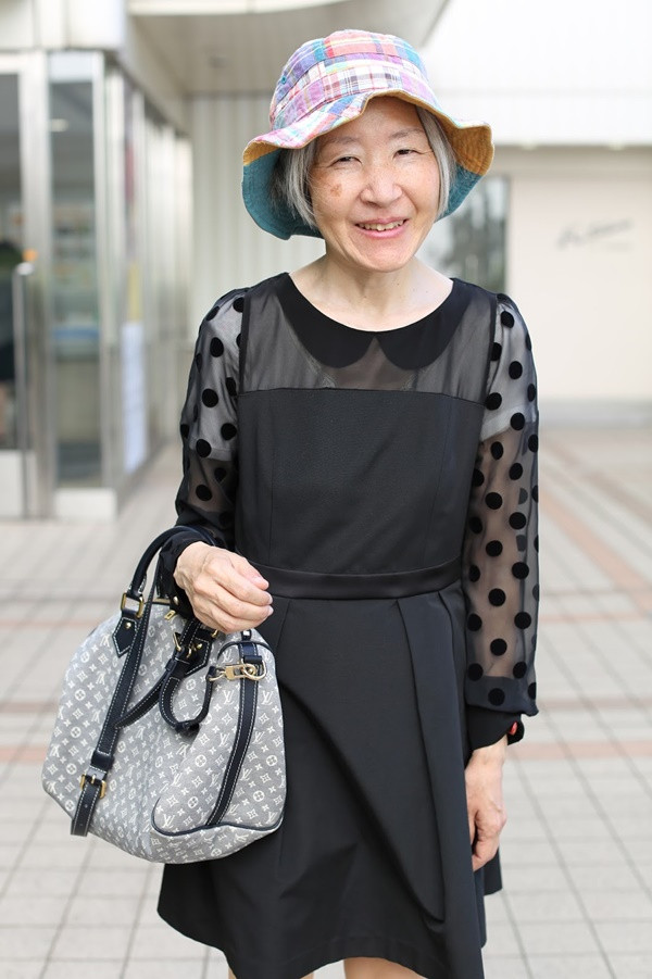 Những tín đồ thời trang cao tuổi khiến giới trẻ phải "ngả mũ" ảnh 2