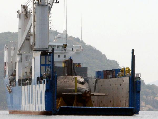 Tàu ngầm Thành phố Hồ Chí Minh đã về đến vịnh Cam Ranh ảnh 1