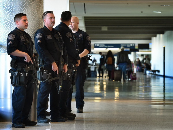 [Video] Mỹ tăng cường các biện pháp an ninh trong dịp lễ Tạ ơn ảnh 1