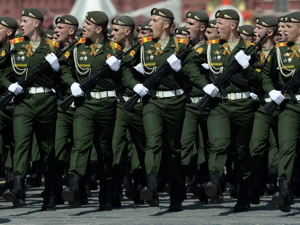 Nga tập trung nhiều binh lính ở khu vực biên giới Ukraine và Crimea ảnh 1