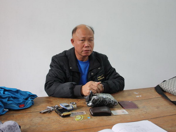 Bắt đối tượng vận chuyển gần 1kg ma túy vào Việt Nam ảnh 1