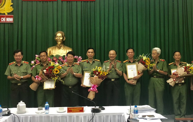 Khen thưởng Công an TP.HCM về chiến công triệt phá tổ chức khủng bố ảnh 1