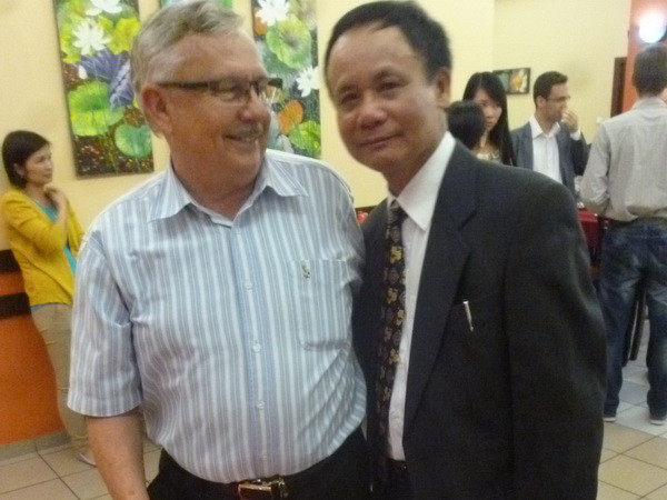 Người Việt biên soạn Đại từ điển Việt-Hungary và Hungary-Việt ảnh 2