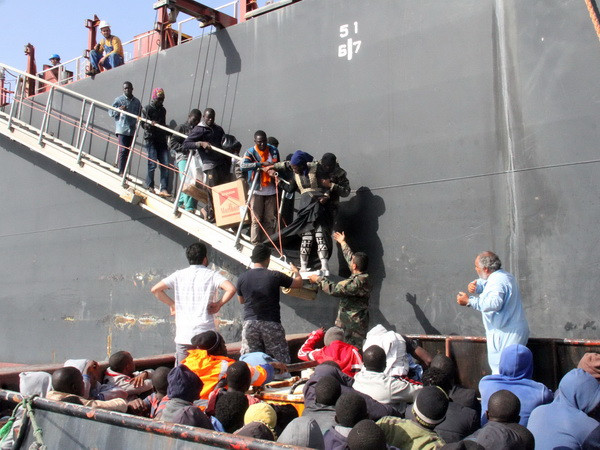 Ít nhất 880 người di cư bỏ mạng ở Địa Trung Hải trong tuần qua ảnh 1