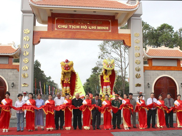 Gần 20.000 lượt khách thăm khu tưởng niệm Bác Hồ ở Cà Mau ảnh 1