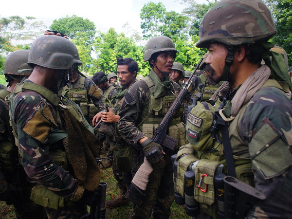 Tổng thống Philippines kêu gọi lực lượng đối lập tham gia chống IS ảnh 1