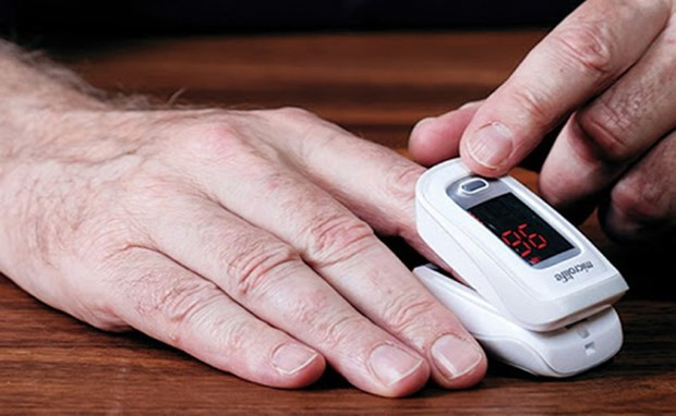 Người dân cần thận trọng khi mua máy đo nồng độ oxy trong máu SpO2 ảnh 1