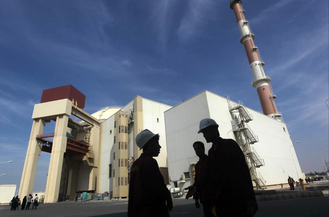 Nhà máy điện hạt nhân Bushehr, Iran. (Nguồn: Reuters) Giới chức Iran cảnh báo khả năng rút khỏi thỏa thuận hạt nhân ảnh 1