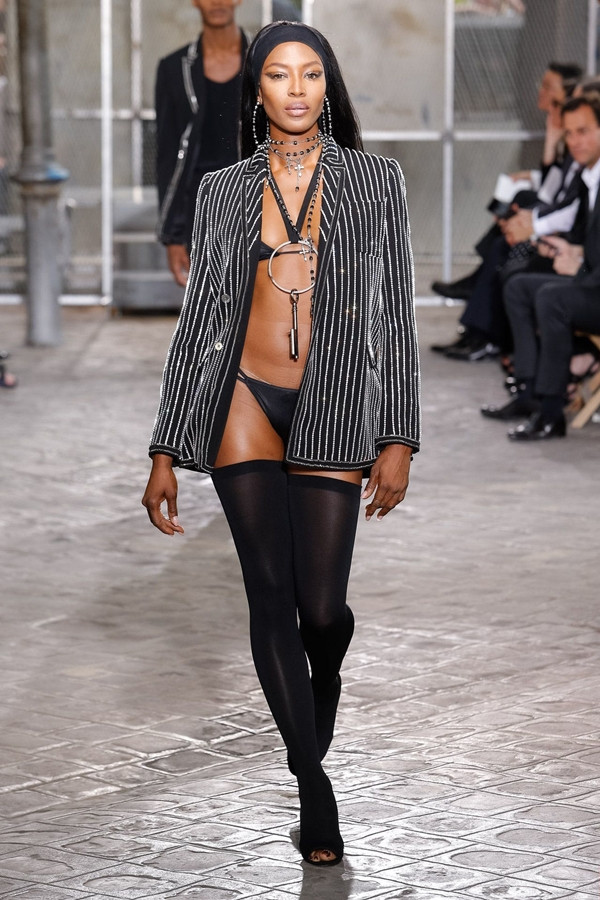 Những vedette "lệch chuẩn" nhưng vẫn nổi nhất buổi trình diễn ảnh 5