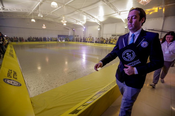 Phá vỡ kỷ lục Guinness với tấm thảm tiền xu lớn nhất thế giới ảnh 3