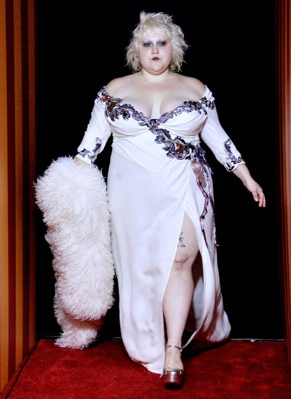 Những vedette "lệch chuẩn" nhưng vẫn nổi nhất buổi trình diễn ảnh 1