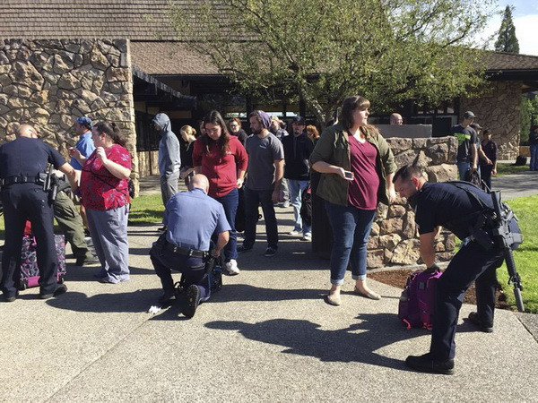 Mỹ xác nhận con số thương vong trong vụ xả súng ở bang Oregon ảnh 1