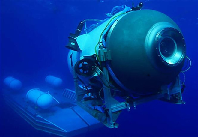 Tàu lặn Titan thuộc sở hữu của công ty tư nhân OceanGate - công ty chuyên vận hành và cung cấp dịch vụ thám hiểm đại dương. (Ảnh: AFP/TTXVN) Thảm họa tàu Titan: Vụ nổ trong lòng biển thảm khốc đến mức nào? ảnh 1