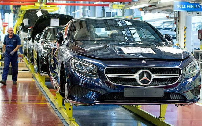 Doanh số bán xe trong tháng 1 của Mercedes-Benz sụt giảm ảnh 1